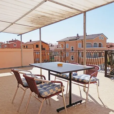Two-bedroom In Vii Apartment Medulin