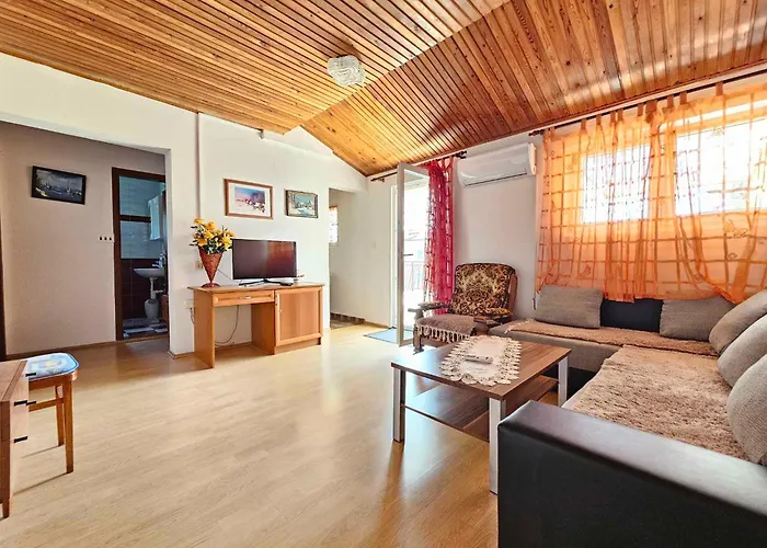 Two-bedroom In Vii Lejlighed Medulin